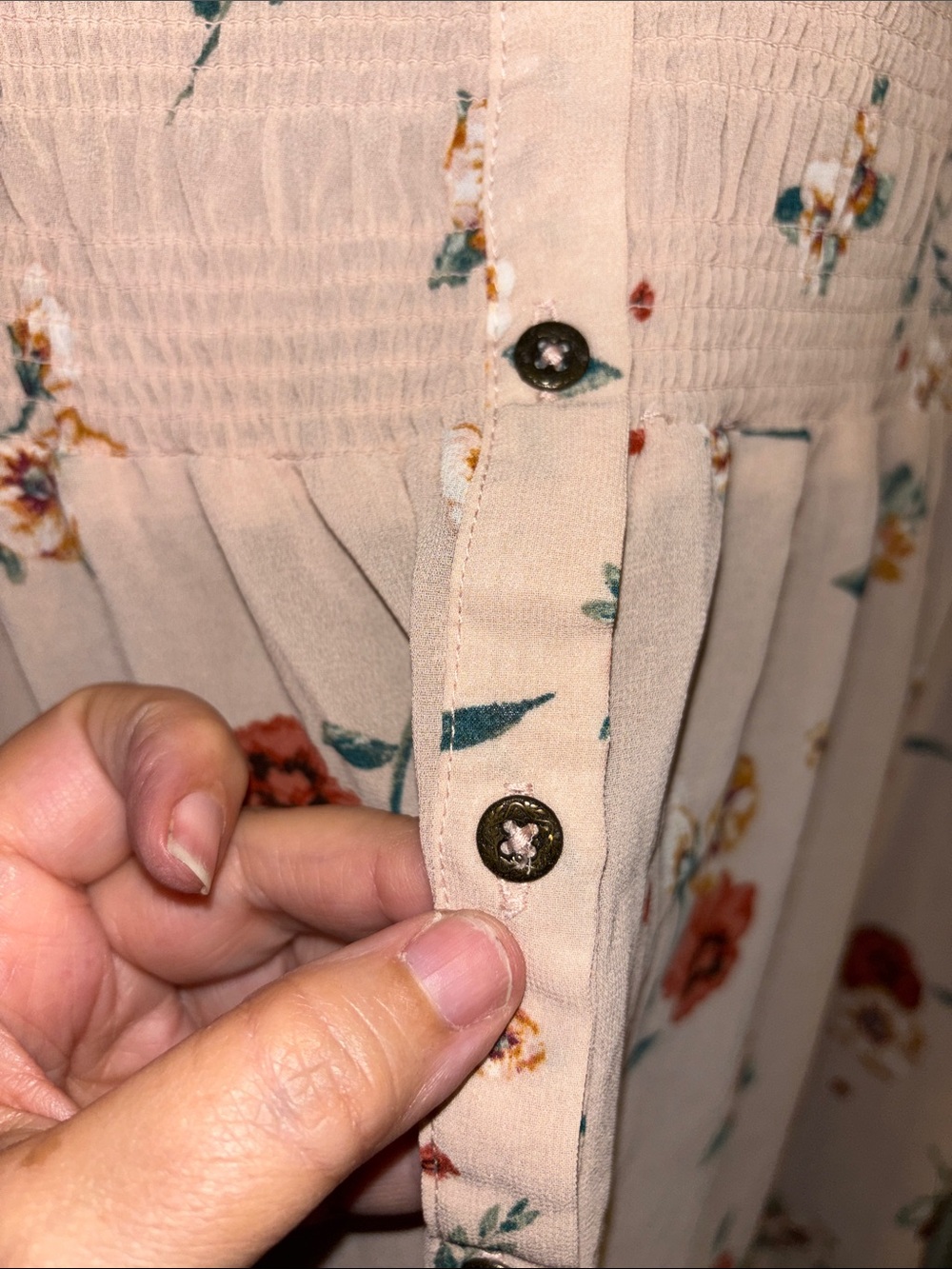 Knox Rose Beige Floral Short Sleeve Blouse - Picture 4 of 7